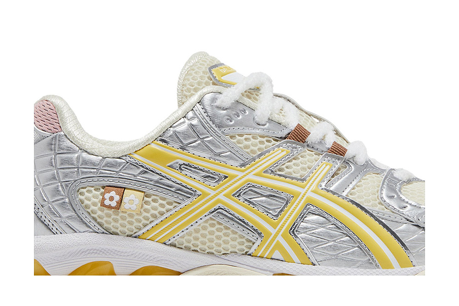Фото № 3 с приближением к товару «‎VANDYTHEPINK x atmos x ASICS Gel Nimbus 10.1 Banana Split»