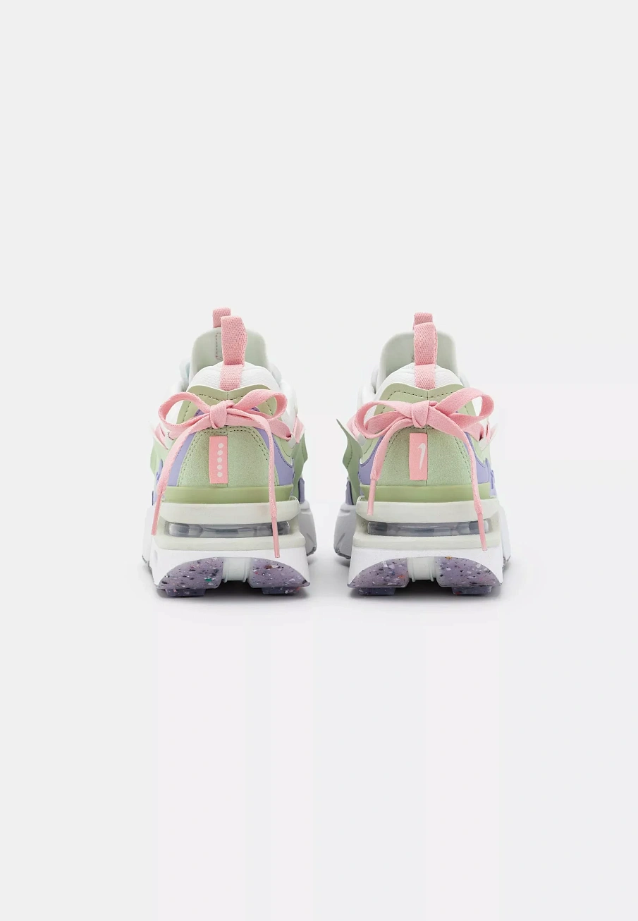 Фото № 4 с приближением к товару «‎AIR MAX FURYOSA»