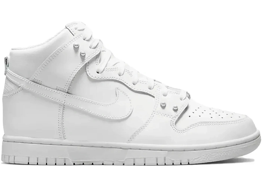 Фото № 1 с приближением к товару «‎Nike Dunk High SE Pearl White »
