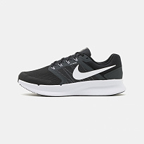 Фото № 1 с приближением к товару «‎Nike Swift 3»