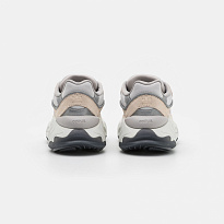 Фото № 3 с приближением к товару «‎Adidas Oznova »