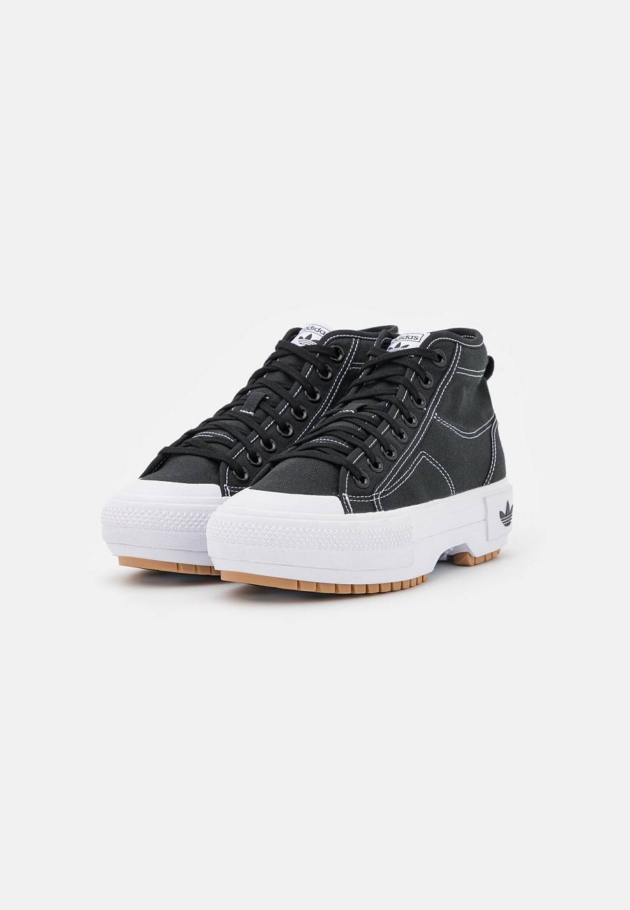 Фото № 3 с приближением к товару «‎Adidas Nizza Trek »