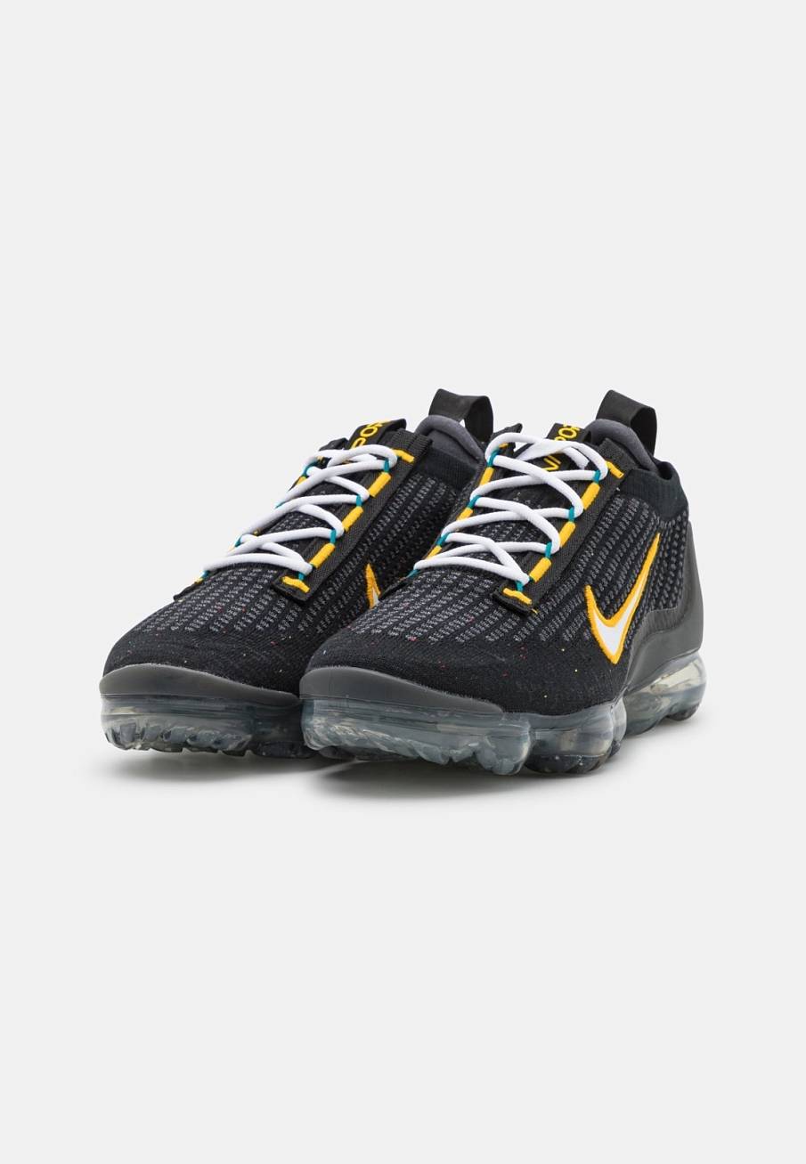 Фото № 1 с приближением к товару «‎Nike Air Vapormax 2021 FK »