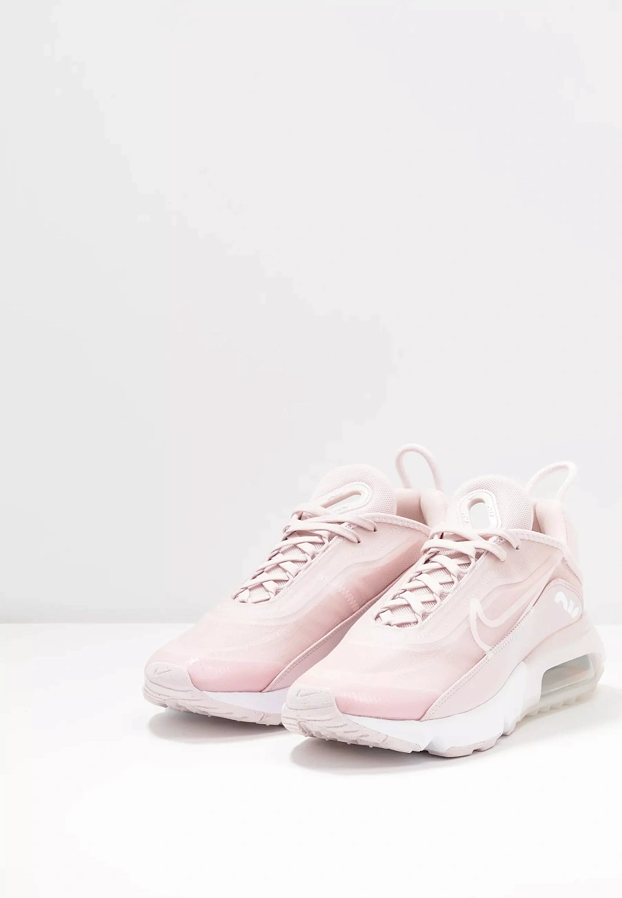 Фото № 3 с приближением к товару «‎AIR MAX 2090»