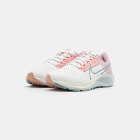 Фото № 2 с приближением к товару «‎Nike Air Zoom Pegasus 38»