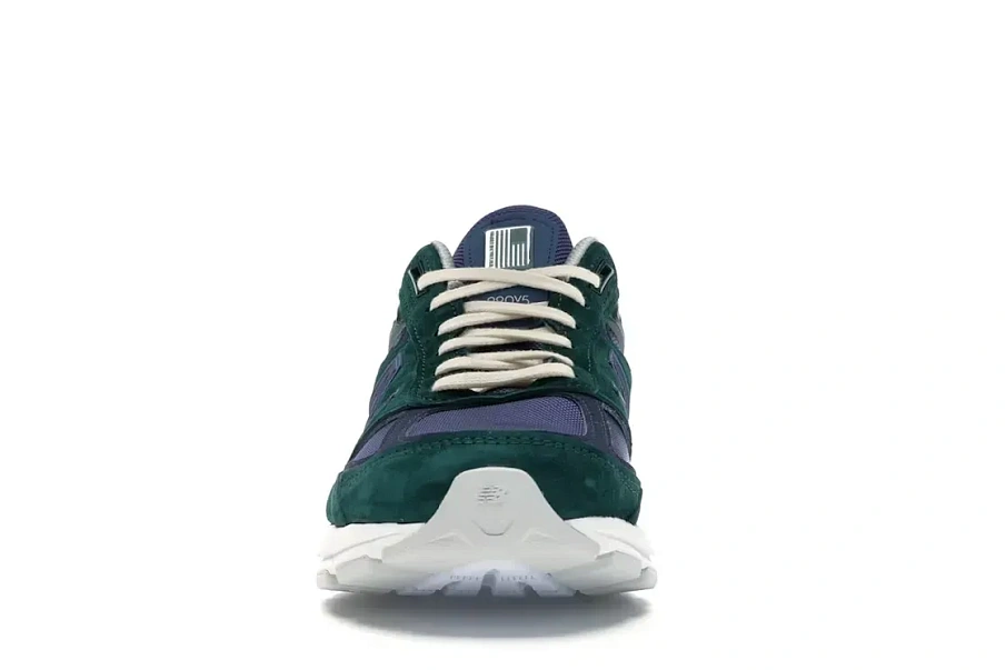 Фото № 2 с приближением к товару «‎New Balance 990v5»