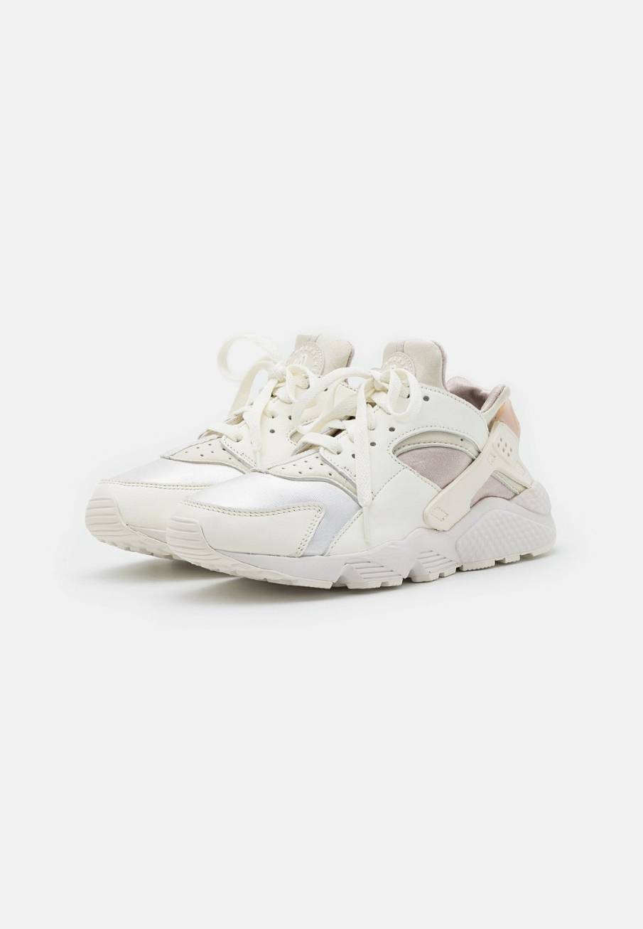 Фото № 1 с приближением к товару «‎Nike Air Huarache »