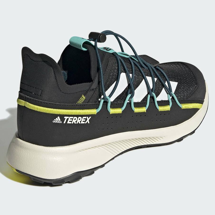 Фото № 2 с приближением к товару «‎Adidas Voyage Terrex Voyager»