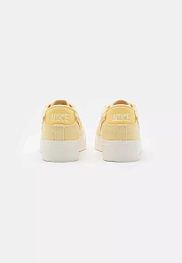 Фото № 3 с приближением к товару «‎BLAZER LOW PLATFORM »