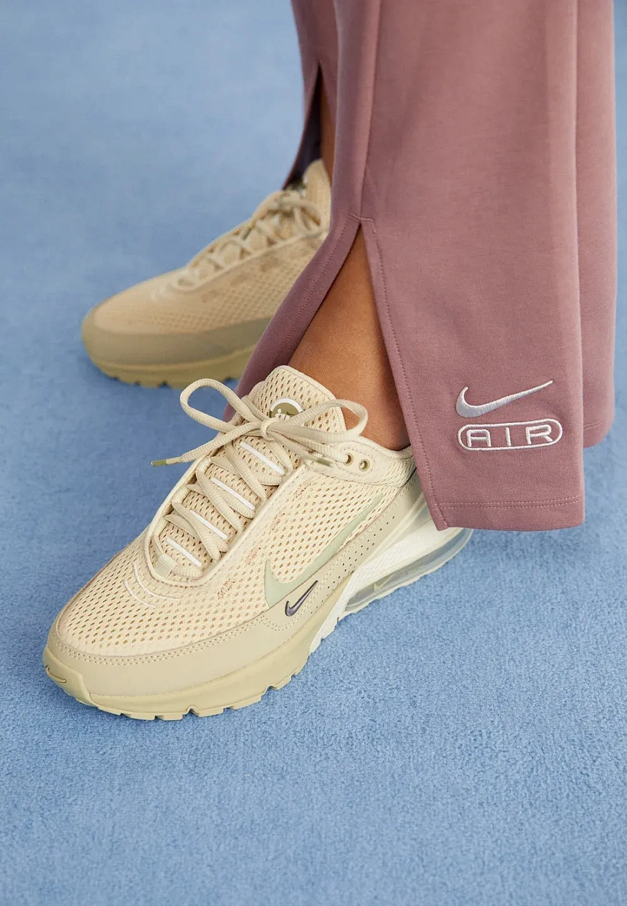 Фото № 2 с приближением к товару «‎AIR MAX PULSE»