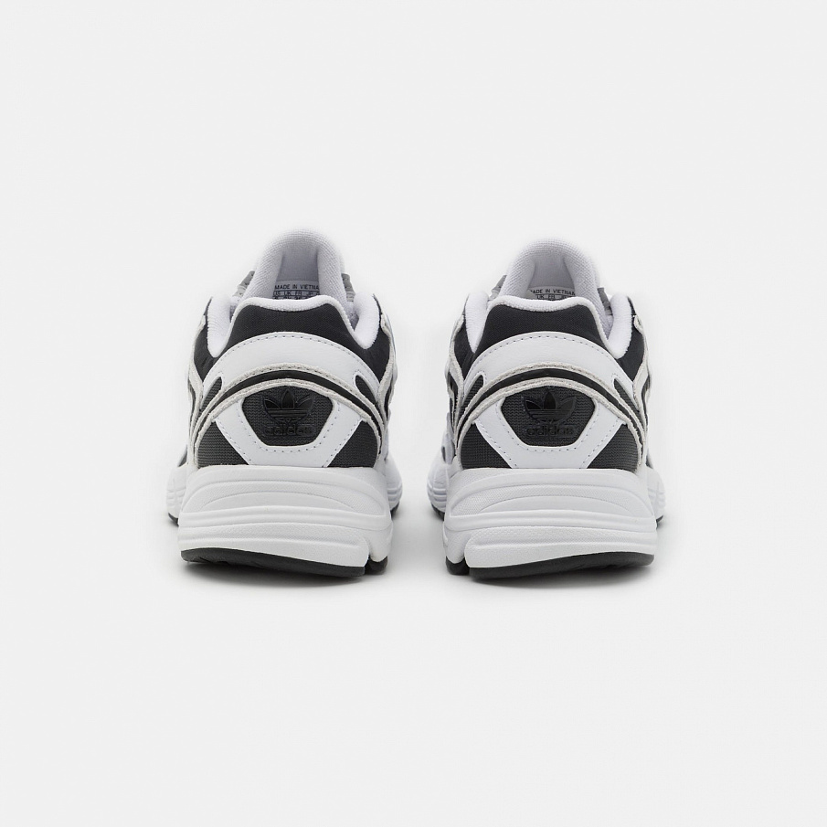 Фото № 3 с приближением к товару «‎Adidas Astir »