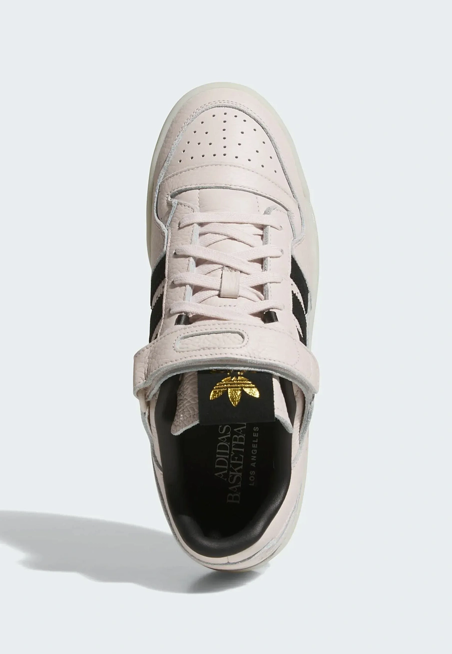 Фото № 3 с приближением к товару «‎FORUM 84»