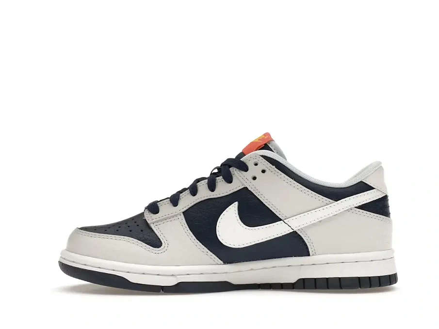Фото № 3 с приближением к товару «‎Nike Dunk Low»
