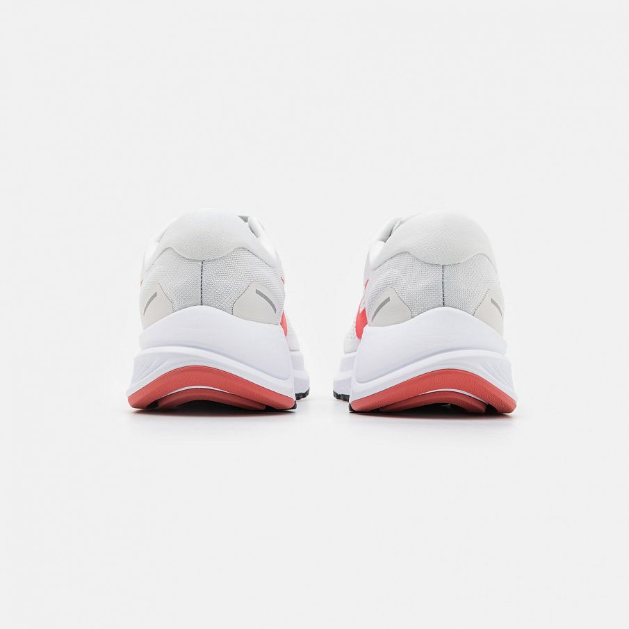 Фото № 3 с приближением к товару «‎Nike Air Zoom Structure 24»