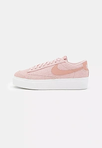 Фото № 3 с приближением к товару «‎BLAZER PLATFORM»