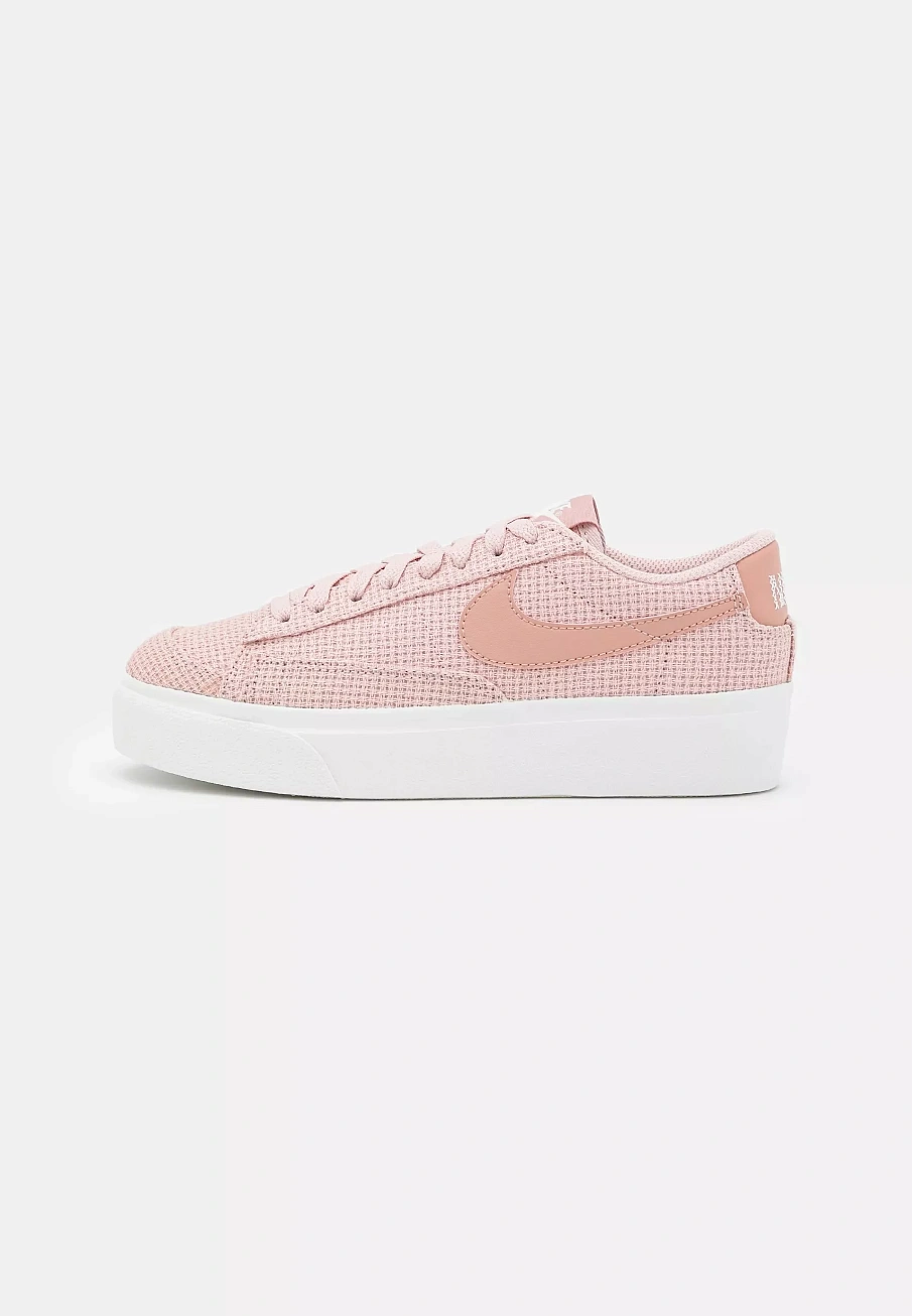 Фото № 3 с приближением к товару «‎BLAZER PLATFORM»