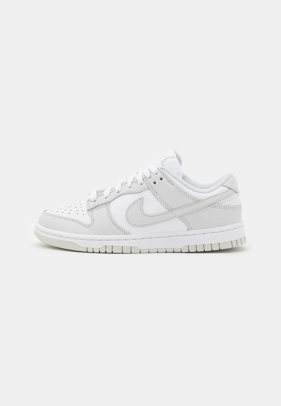Фото № 1 с приближением к товару «‎DUNK LOW»