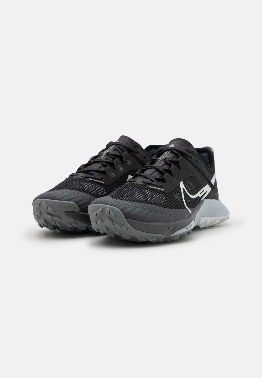 Фото № 2 с приближением к товару «‎Nike Air Zoom Terra Kiger 8»