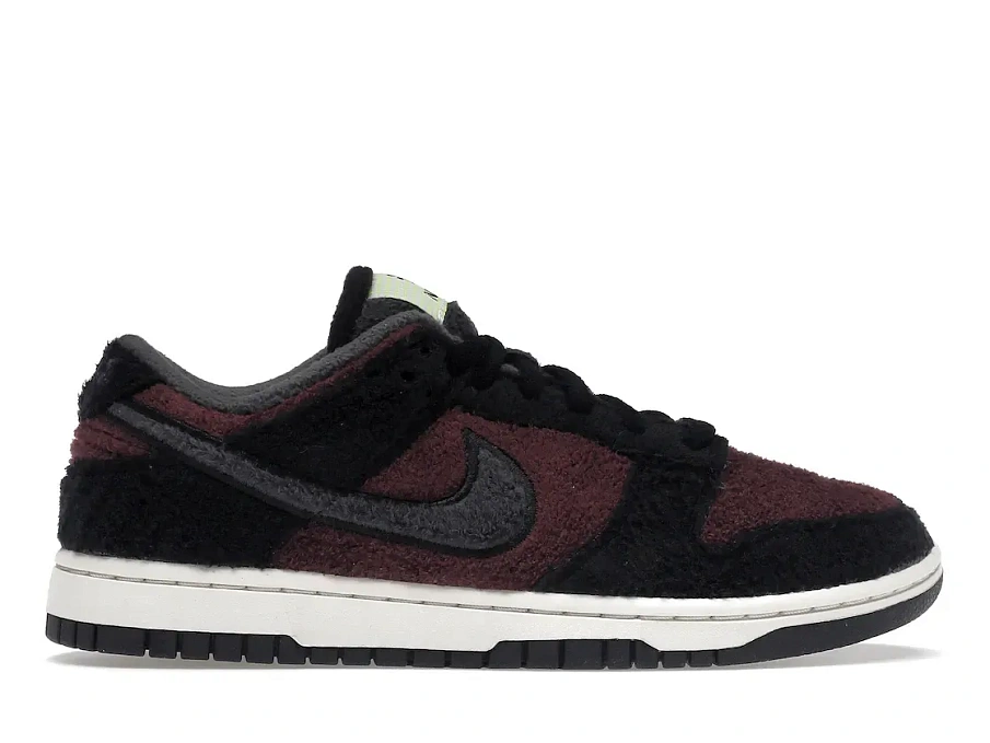 Фото № 1 с приближением к товару «‎Nike Dunk Low SE Fleece Pack Burgundy Crush »