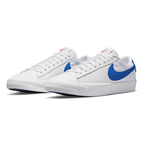 Фото № 2 с приближением к товару «‎Nike Varsity »