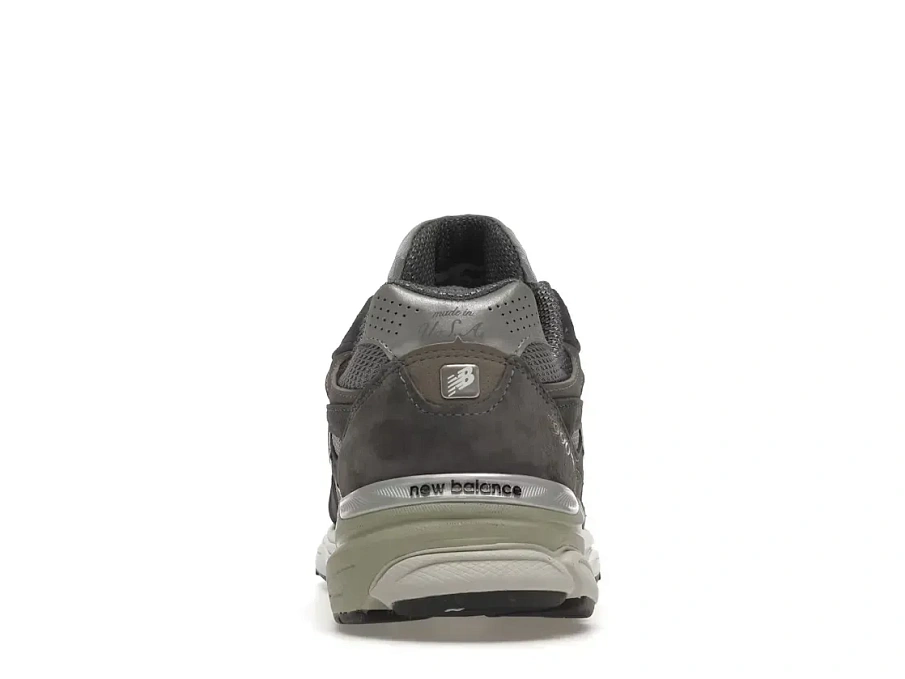 Фото № 4 с приближением к товару «‎New Balance 990v3»