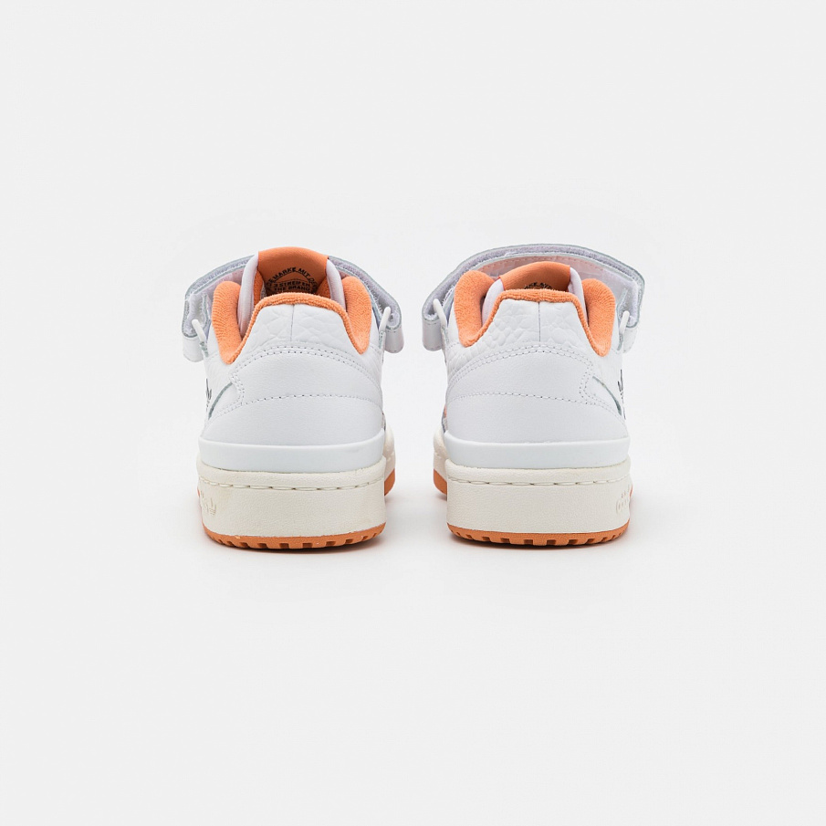 Фото № 3 с приближением к товару «‎Adidas Forum »