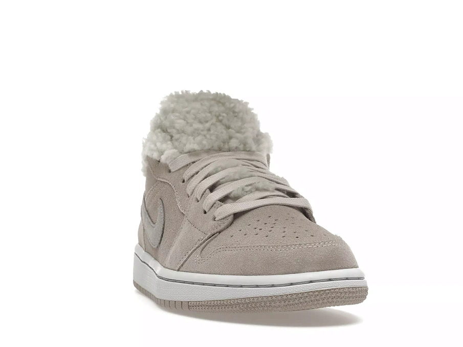 Фото № 2 с приближением к товару «‎Jordan 1 Low SE Sherpa Fleece »