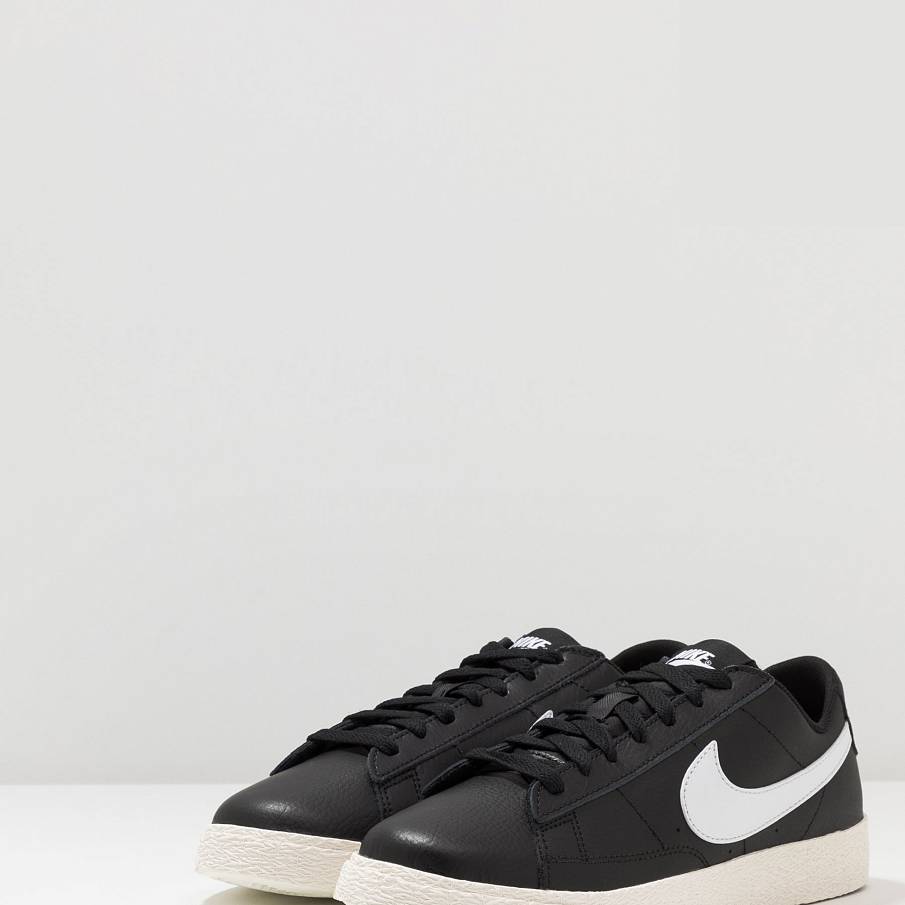Фото № 5 с приближением к товару «‎Nike Blazer »