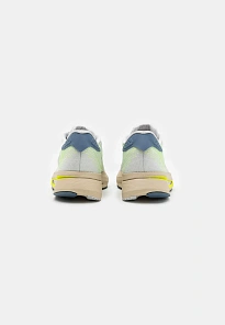 Фото № 3 с приближением к товару «‎ADIZERO SL 2»