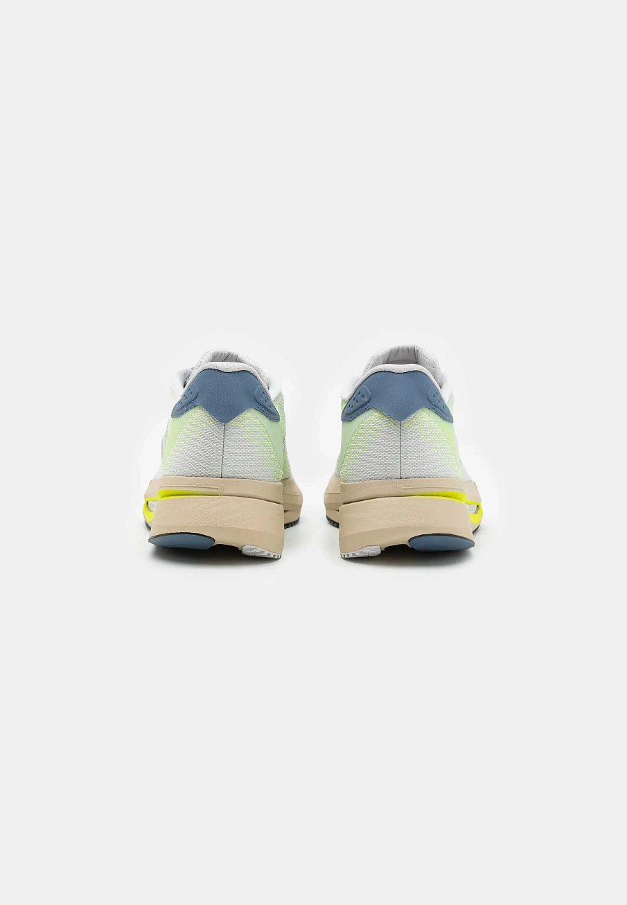 Фото № 3 с приближением к товару «‎ADIZERO SL 2»