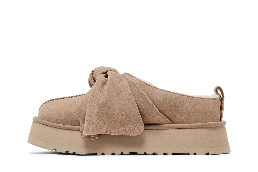 Фото № 4 с приближением к товару «‎UGG Women's Platform Slip-On Bow Slipper Sand»