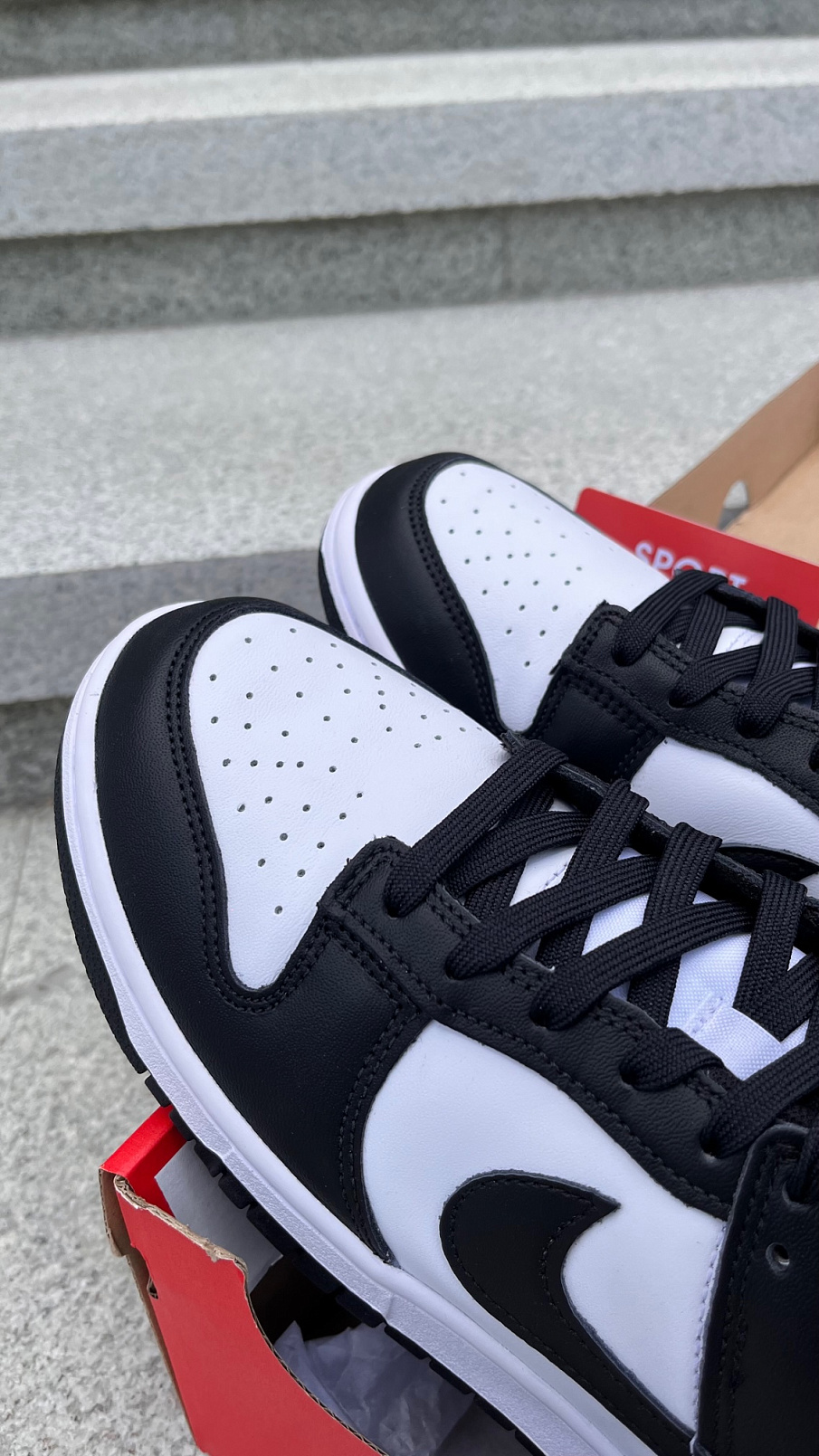 Фото № 3 с приближением к товару «‎Nike Dunk Low Panda»