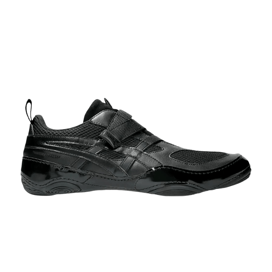 Фото № 1 с приближением к товару «‎Issey Miyake x ASICS Hyper Taping Black»