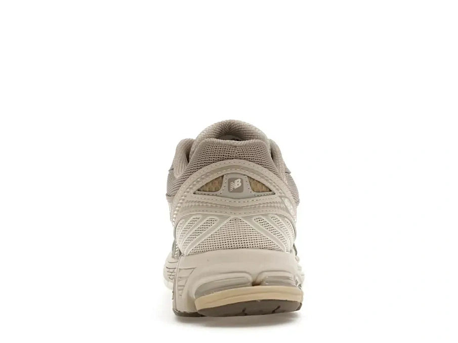 Фото № 4 с приближением к товару «‎New Balance 860v2»