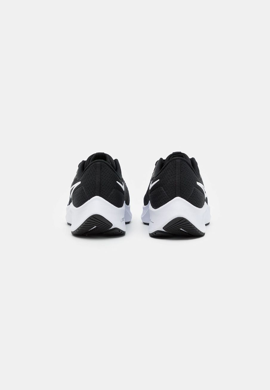 Фото № 3 с приближением к товару «‎Nike Air Zoom Pegasus 38»
