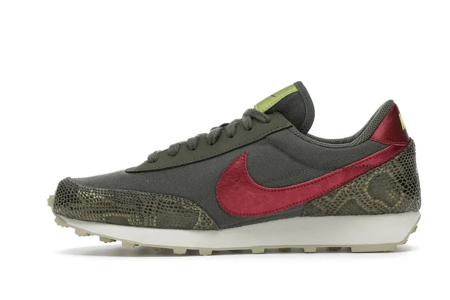 Фото № 3 с приближением к товару «‎Nike Daybreak Medium Olive Worn Brick »