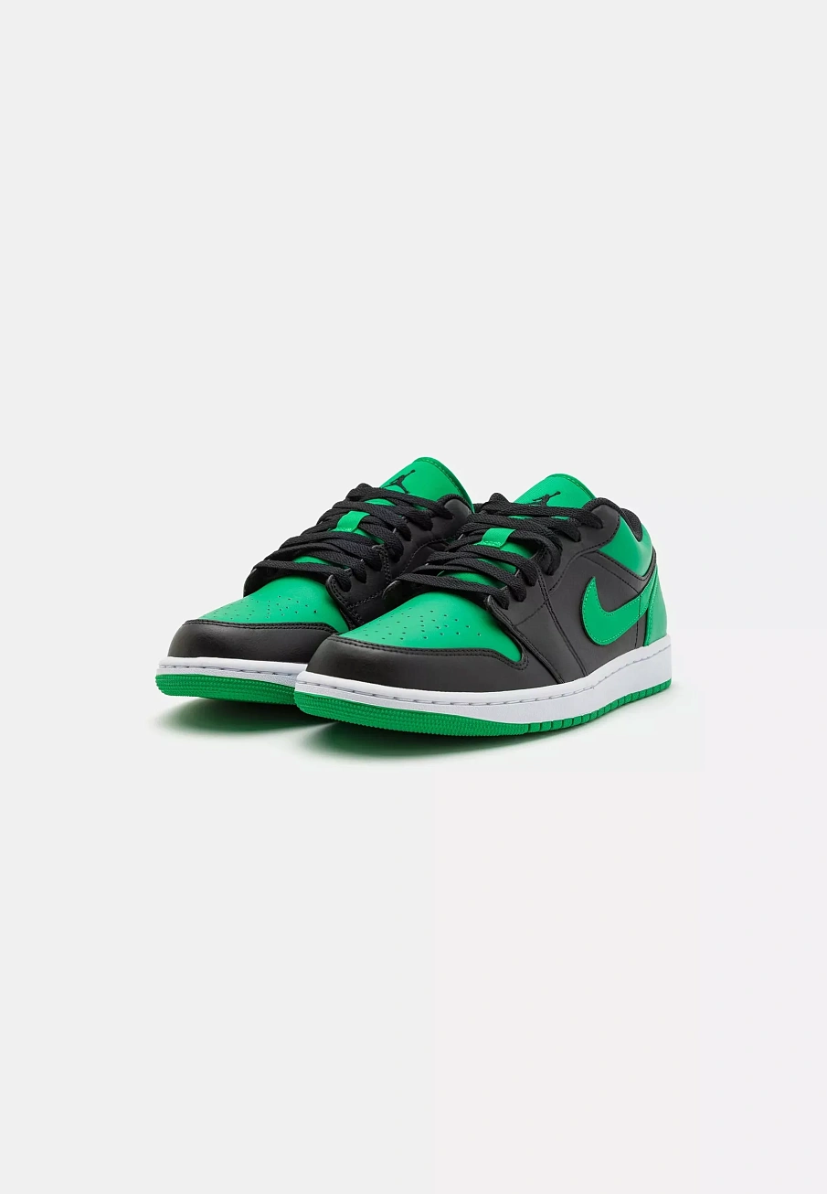 Фото № 3 с приближением к товару «‎AIR JORDAN 1»