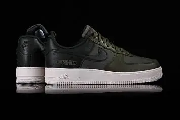 Nike Air Force 1 Gore-Tex Medium  - 2