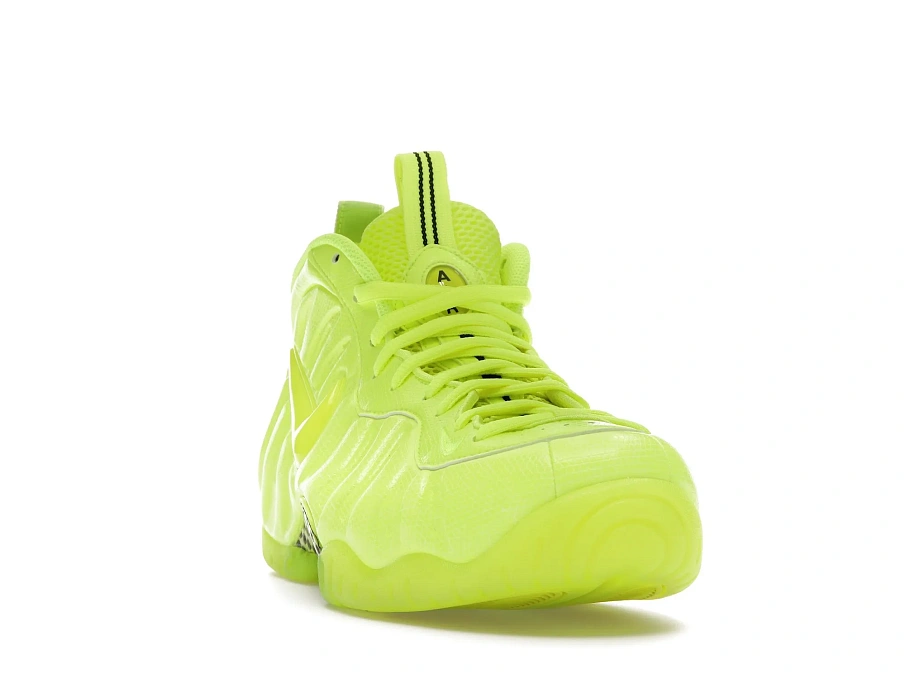 Фото № 3 с приближением к товару «‎Nike Air Foamposite Pro Volt»
