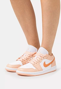 Фото № 1 с приближением к товару «‎AIR JORDAN 1 »
