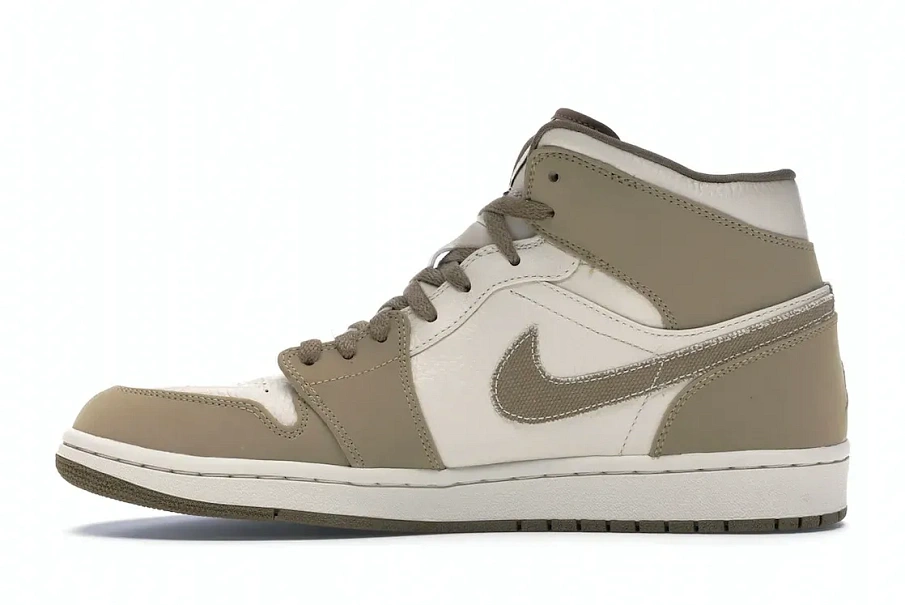 Фото № 3 с приближением к товару «‎Jordan 1 Retro Armed Forces Pearl White»