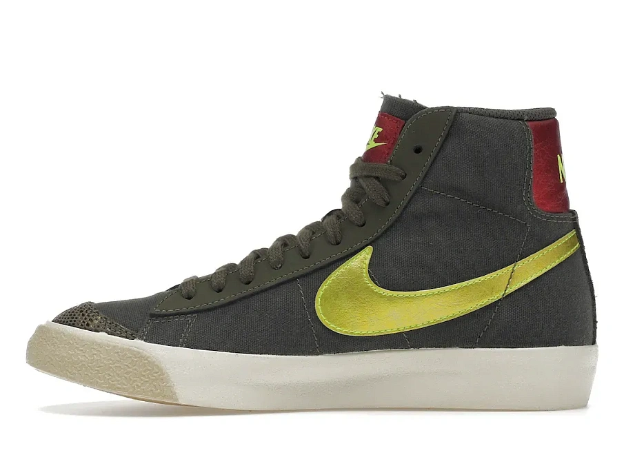 Фото № 3 с приближением к товару «‎Nike Blazer Mid 77 Olive Snakeskin »