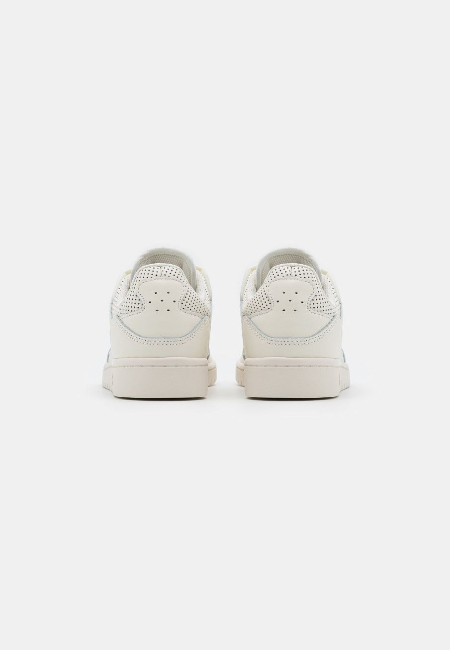 Фото № 3 с приближением к товару «‎Asics Skycourt »