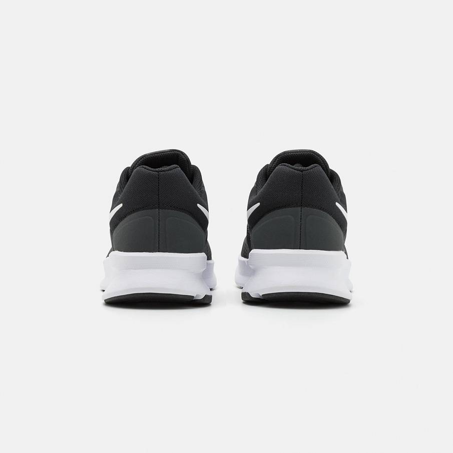 Фото № 3 с приближением к товару «‎Nike Swift 3»