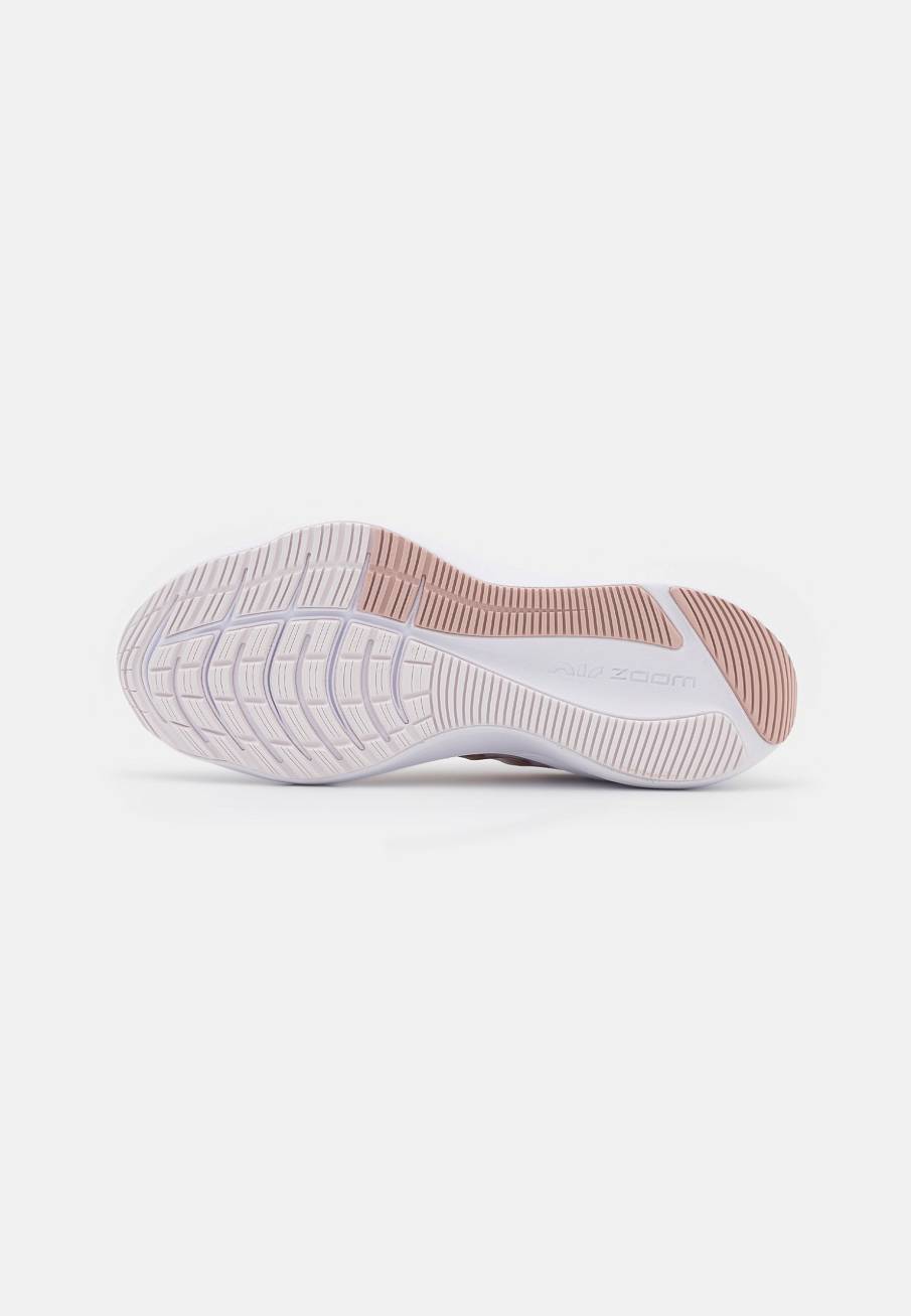 Фото № 5 с приближением к товару «‎Nike Zoom Winflo 8»