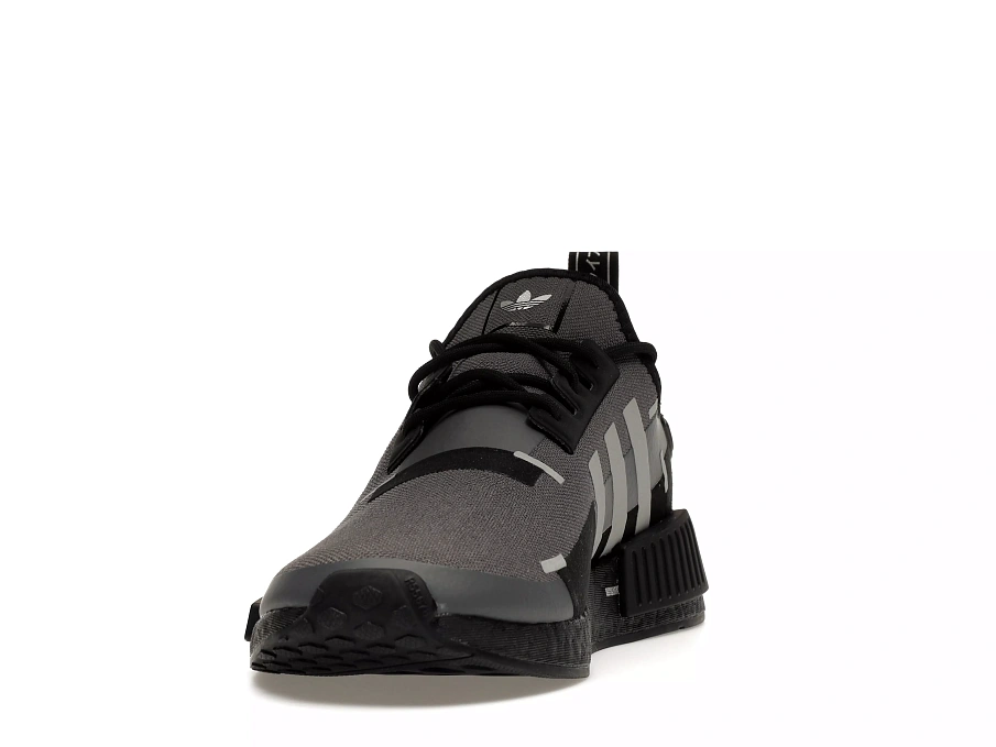 Фото № 3 с приближением к товару «‎adidas NMD R1 Black Carbon Metallic»