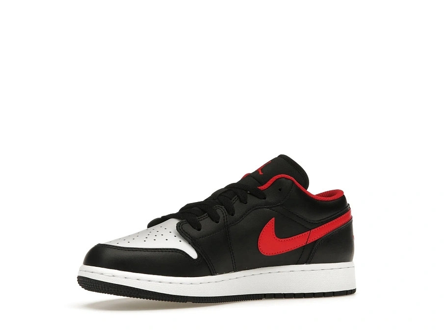Фото № 2 с приближением к товару «‎Jordan 1 Low White Toe »