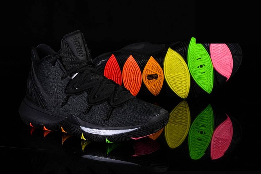 Фото № 2 с приближением к товару «‎Nike Kyrie 5 Rainbow Soles »