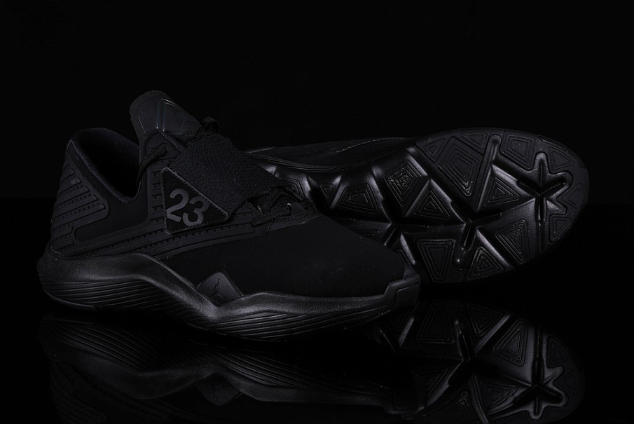 Фото № 2 с приближением к товару «‎Nike Air Jordan Relentless Triple »