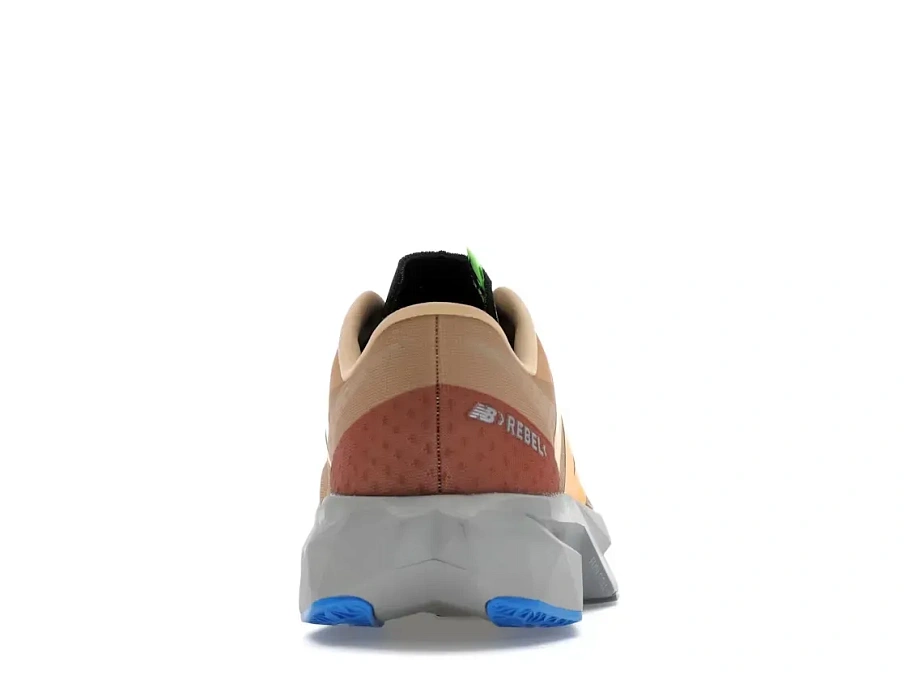 Фото № 4 с приближением к товару «‎New Balance FuelCell Rebel v4»
